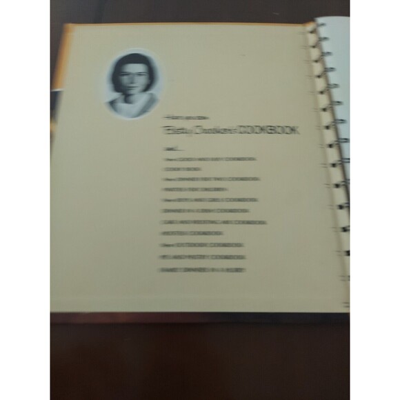 Betty Crocker's Dinner In A Dish Cookbook 1973 HC Spiral 8th Printing VTG-Good - Picture 4 of 11